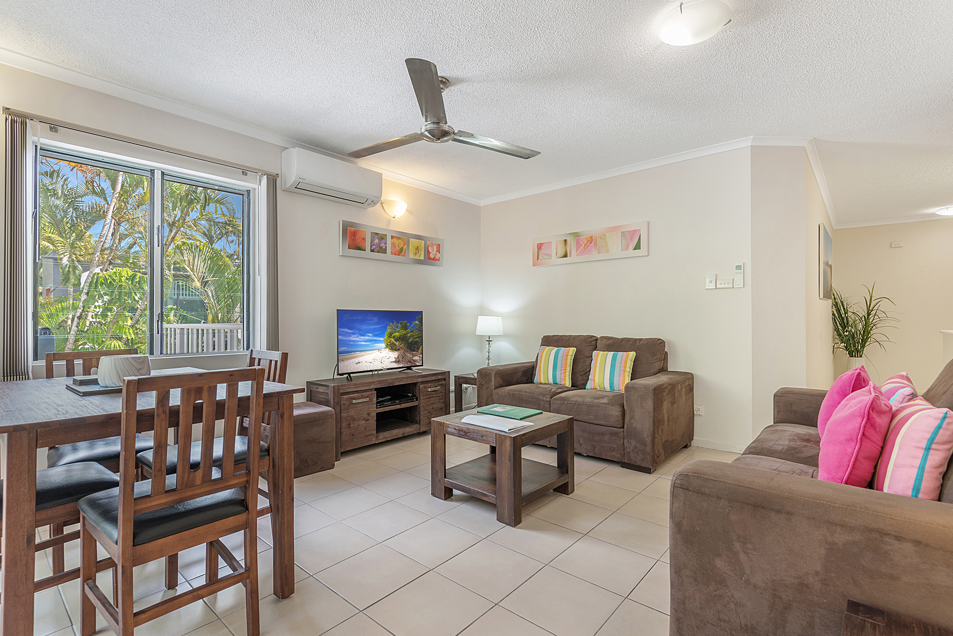 Port Douglas Outrigger Holiday Apartments Interior 1