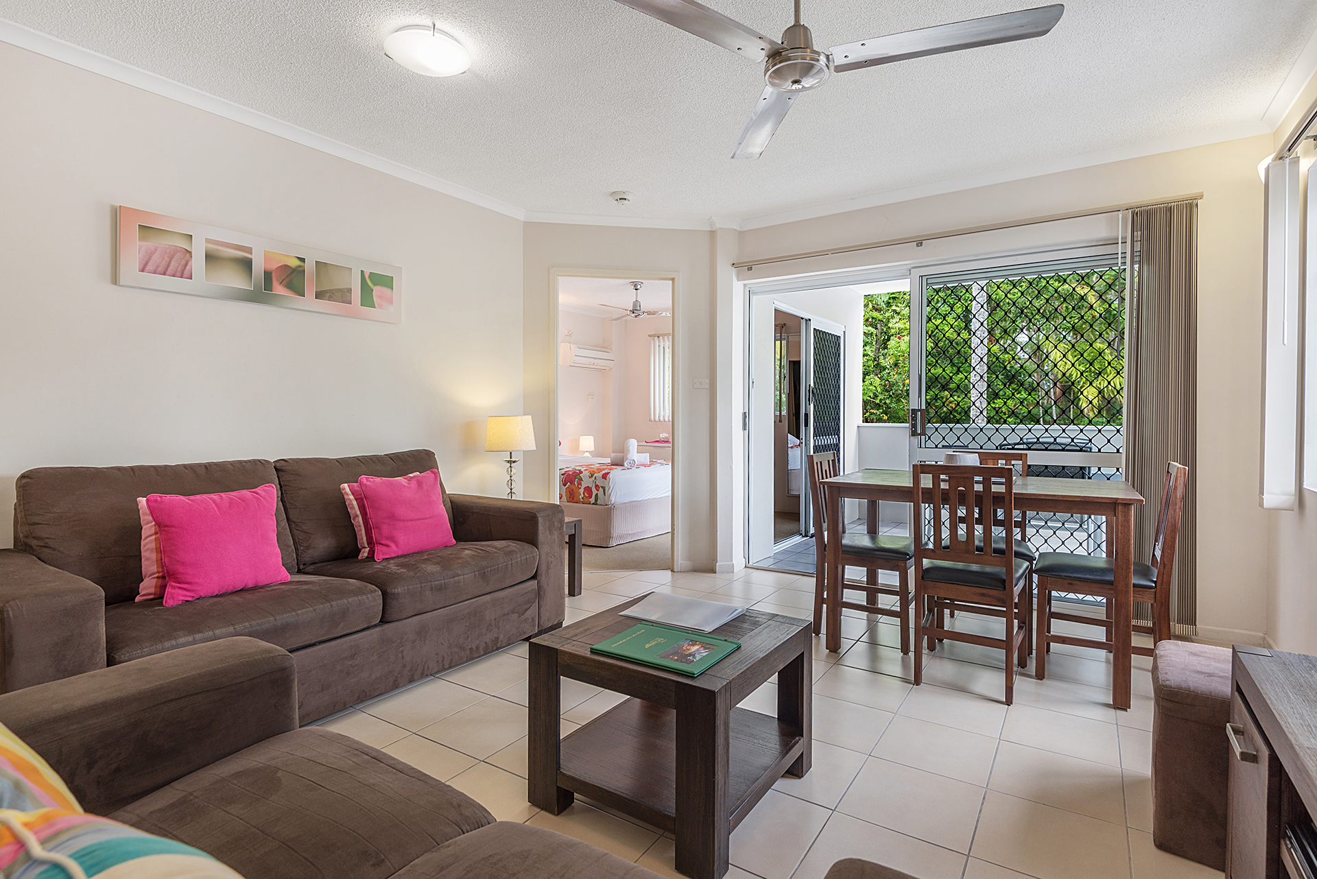 Port Douglas Outrigger Holiday Apartments Interior 12