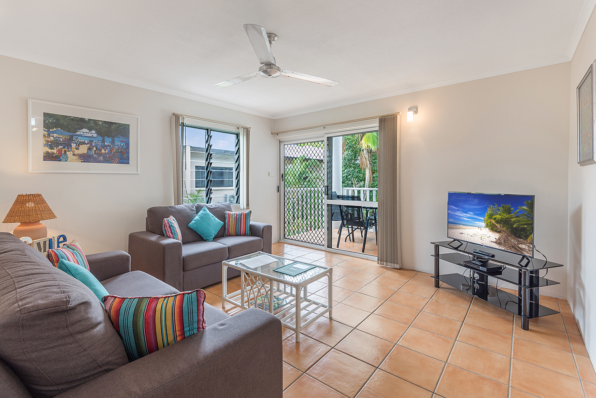 Port Douglas Outrigger Holiday Apartments Interior 1