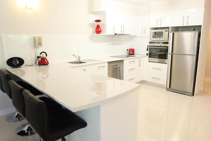 Port Douglas Outrigger Holiday Penthouse Apartments kitchen