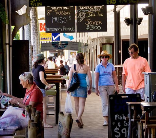 Port Douglas Street Scene